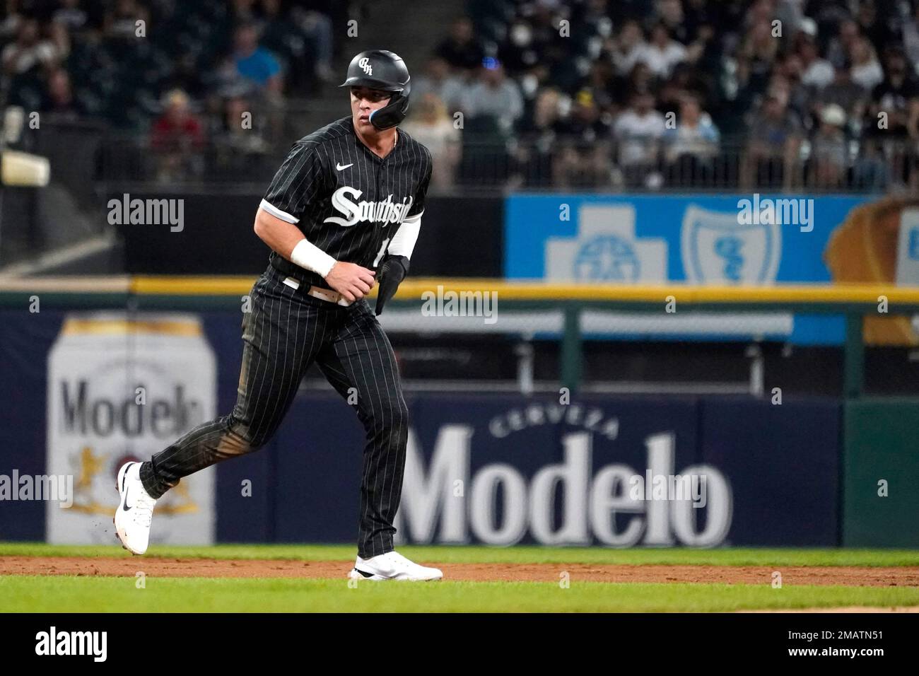 Romy Gonzalez of the Chicago White Sox bats against the Detroit News  Photo - Getty Images