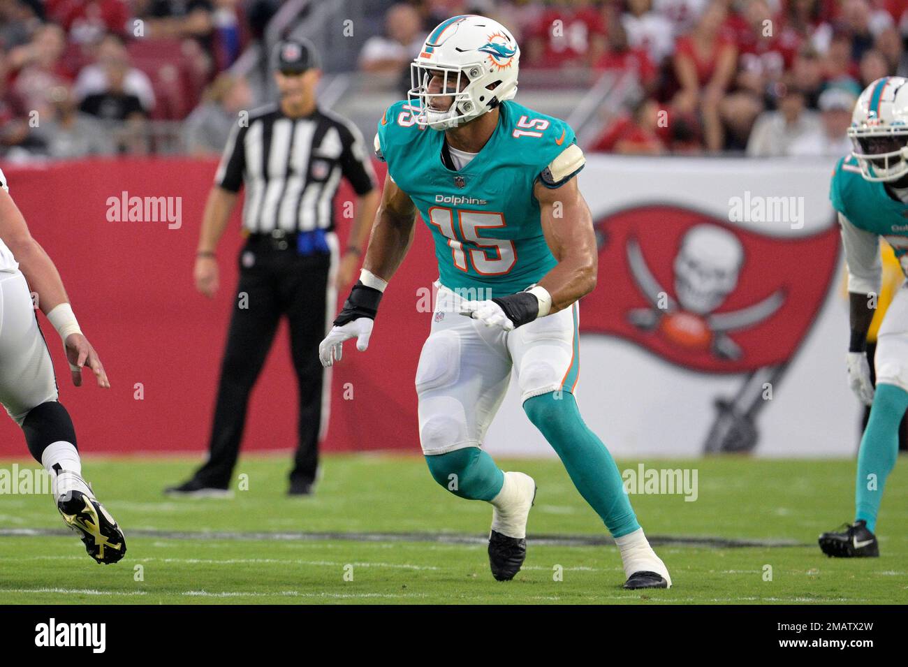 Miami Dolphins linebacker Jaelan Phillips (15) warms up before an NFL  football game against the New York Jets, Sunday, Jan. 8, 2023, in Miami  Gardens, Fla. (AP Photo/Rebecca Blackwell Stock Photo - Alamy