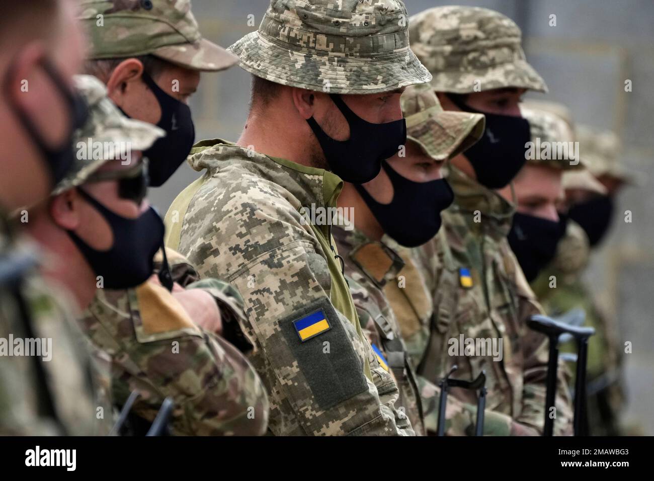 Ukrainian volunteer military recruits take part in an urban battle ...