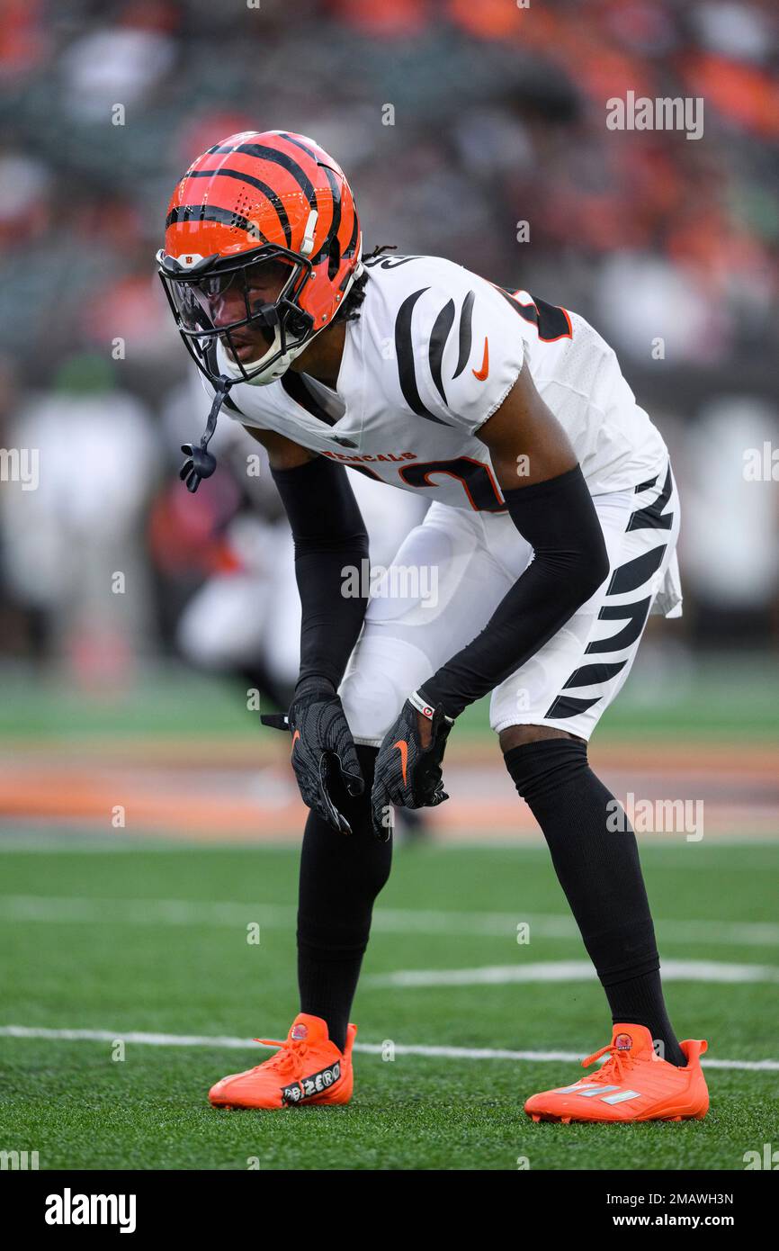 Cincinnati Bengals cornerback Allan George (42) lines up on defense during  an NFL football game against the Arizona Cardinals, Friday, Aug. 12, 2022,  in Cincinnati. (AP Photo/Zach Bolinger Stock Photo - Alamy