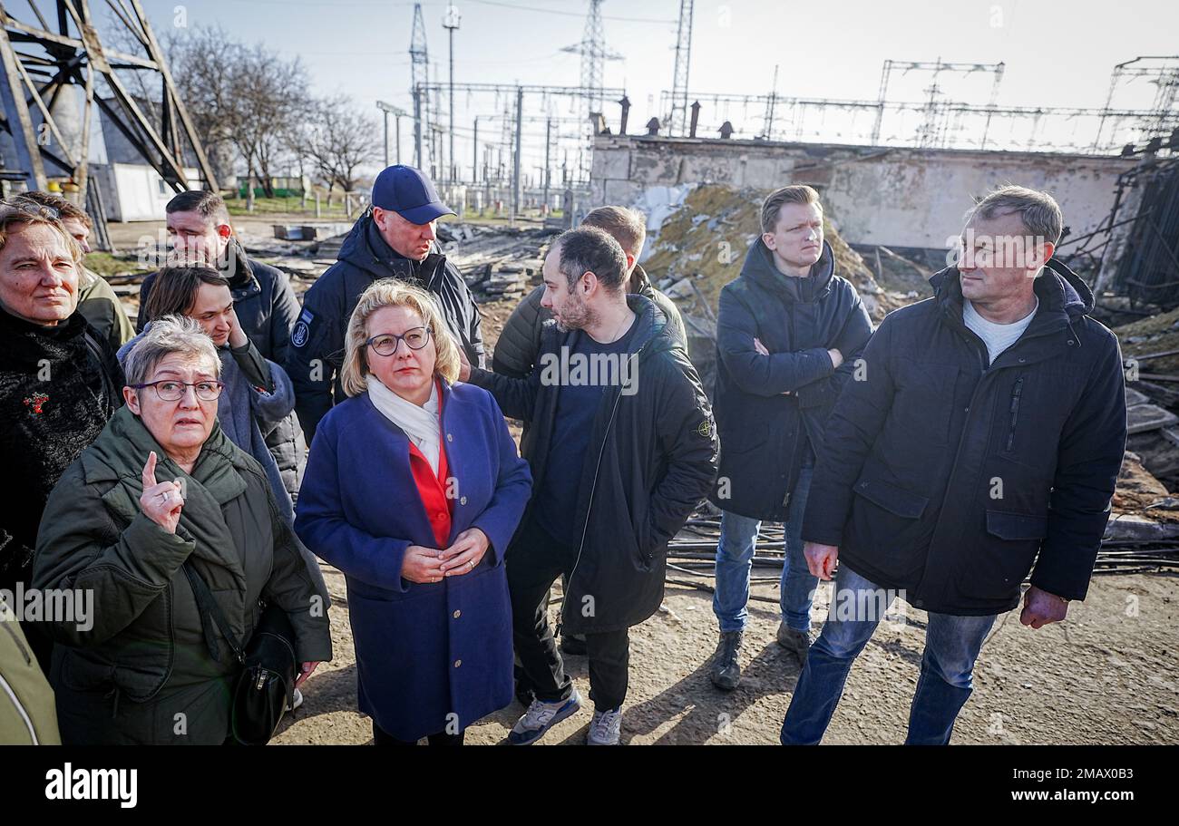 Odessa, Ukraine. 19th Jan, 2023. Svenja Schulze (M, SPD), German Federal Minister for Economic