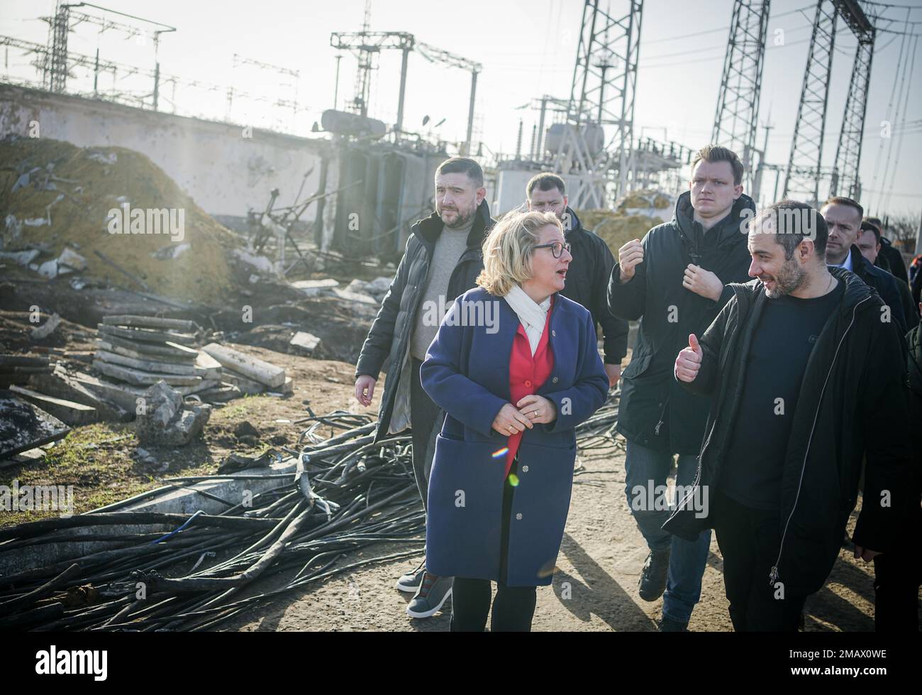 Odessa, Ukraine. 19th Jan, 2023. Svenja Schulze (M, SPD), German Federal Minister for Economic