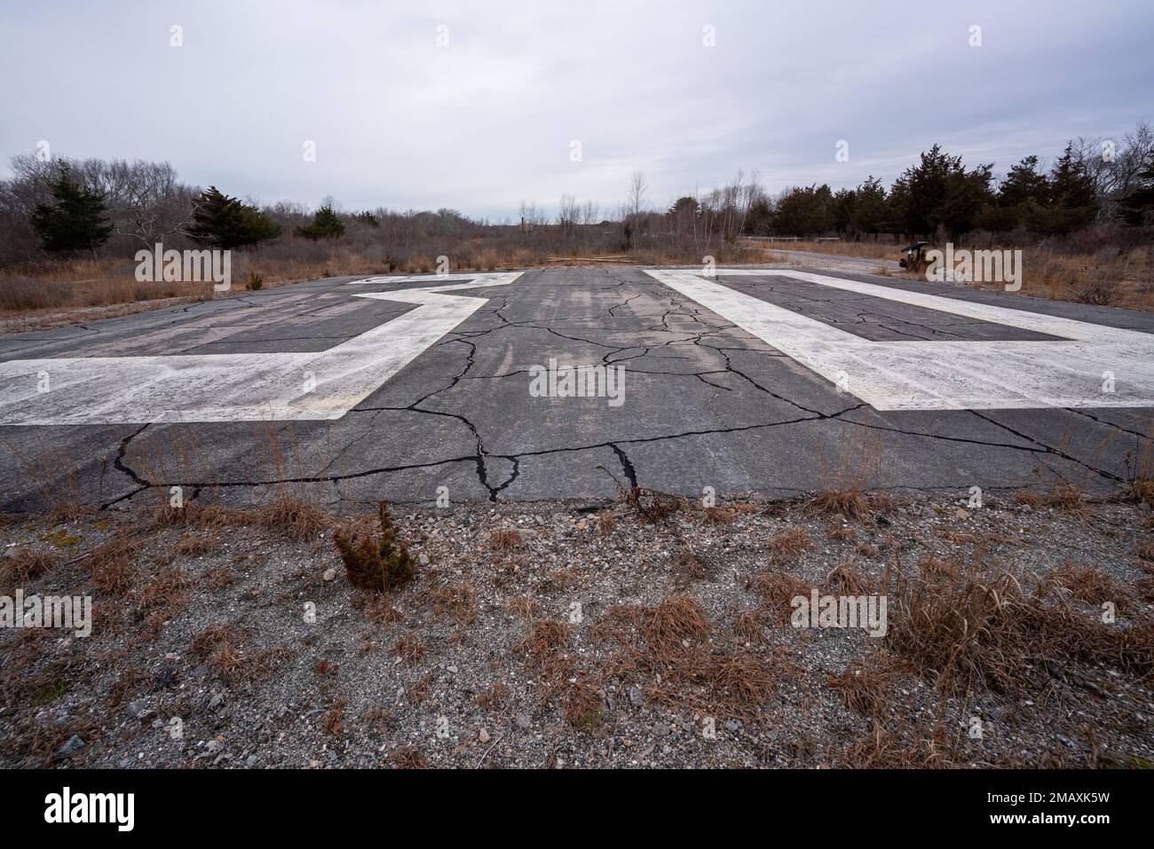 Abandoned aviation hi-res stock photography and images - Alamy