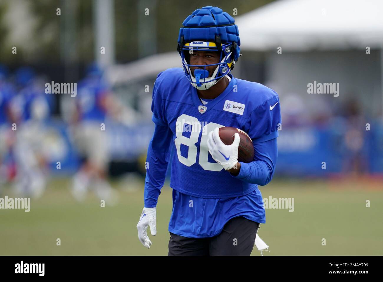 Los Angeles Rams tight end Kendall Blanton (86) breaks away