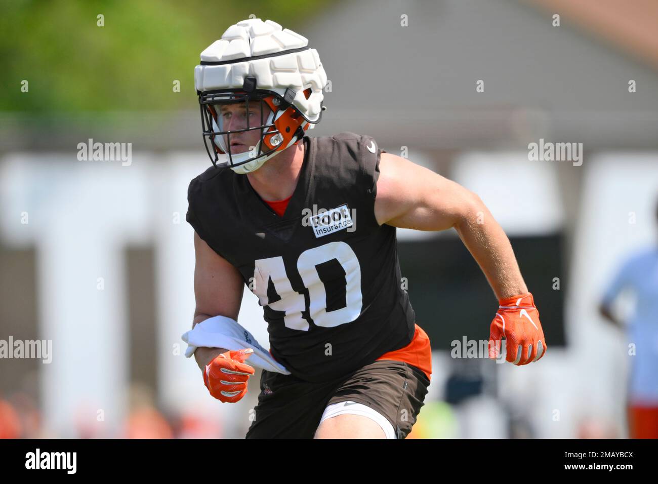 Cleveland Browns running back Johnny Stanton (40) jogs back to the huddle  after a play during the second half of an NFL preseason football game  against the Jacksonville Jaguars, Saturday, Aug. 14