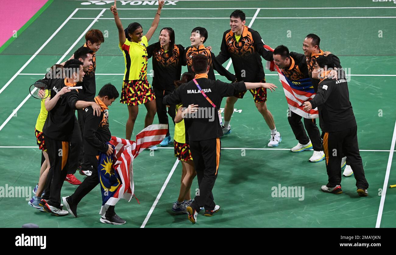 Malaysia's Thinaah Muralitharan and Pearly Tan use three languages to  communicate on the badminton court