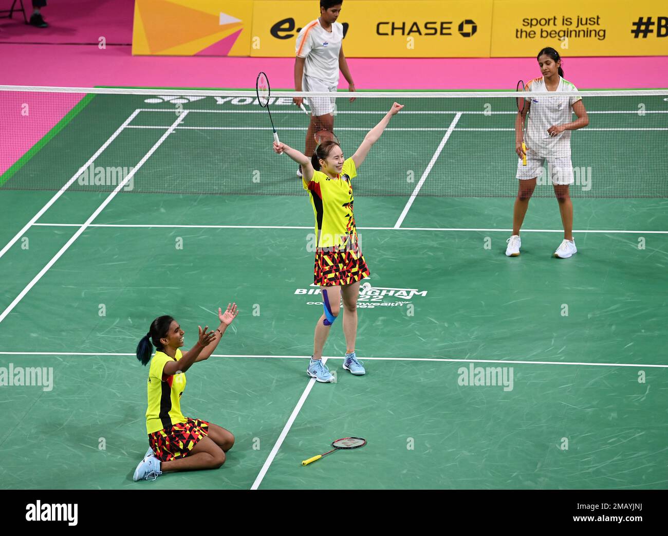 Malaysia's Thinaah Muralitharan and Pearly Tan use three languages to  communicate on the badminton court