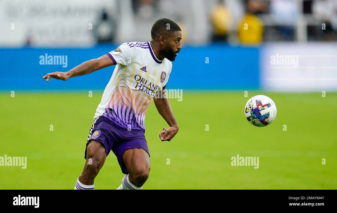 Orlando City defender Ruan Teixeira controls the ball against D.C