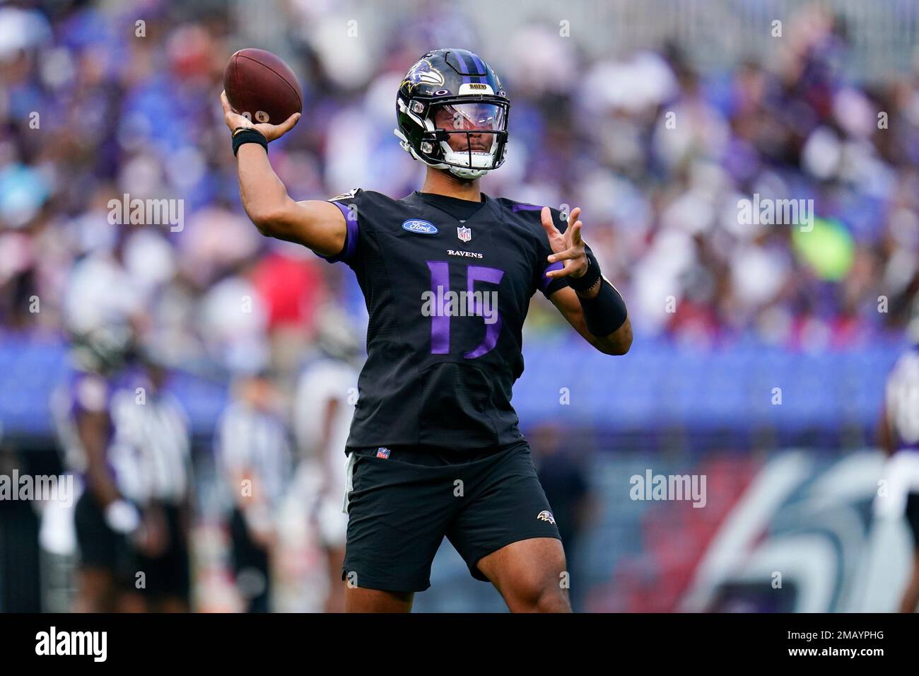 Baltimore Ravens quarterback Brett Hundley works out during the team's