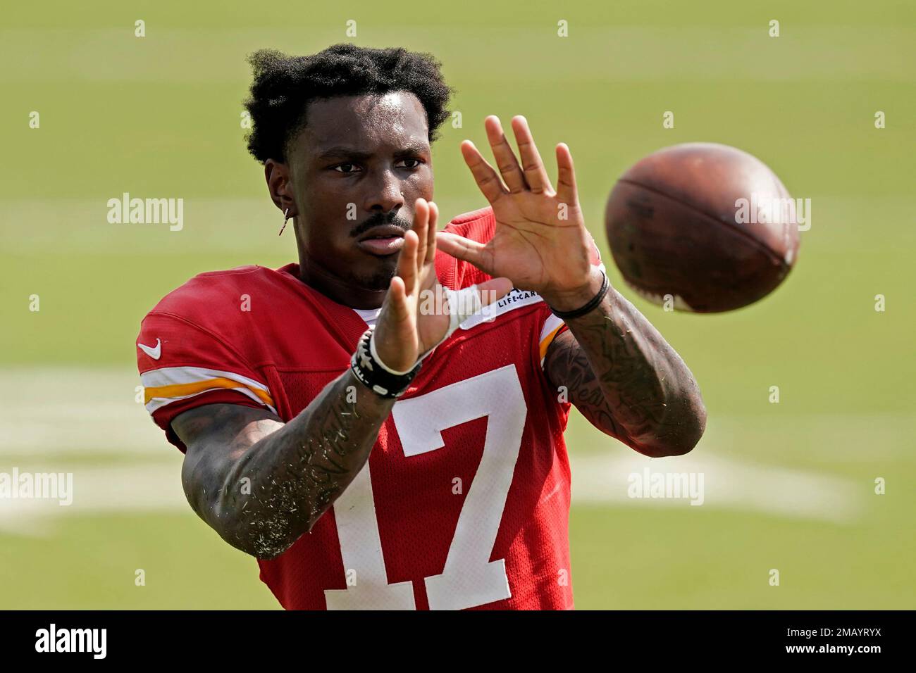 Kansas City Chiefs wide receiver Mecole Hardman catches a ball during