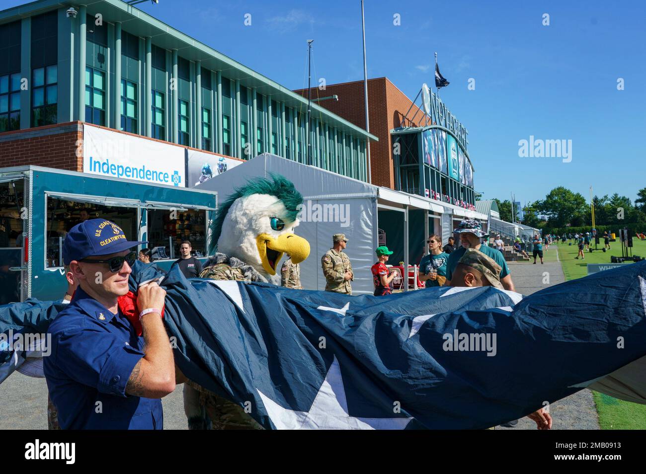 DVIDS - Images - Philadelphia Eagles mascot Swoop visits Center City  Community Vaccination Center