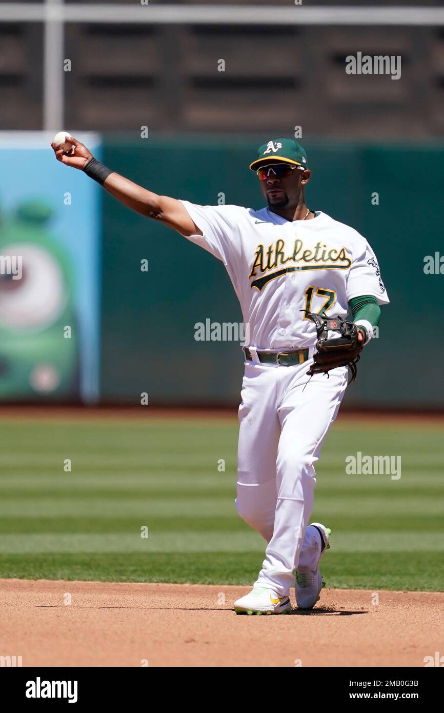 It's a Heartbreak Hotel for Rangers fans as Elvis Andrus heads to Oakland -  Dallas Sports Fanatic