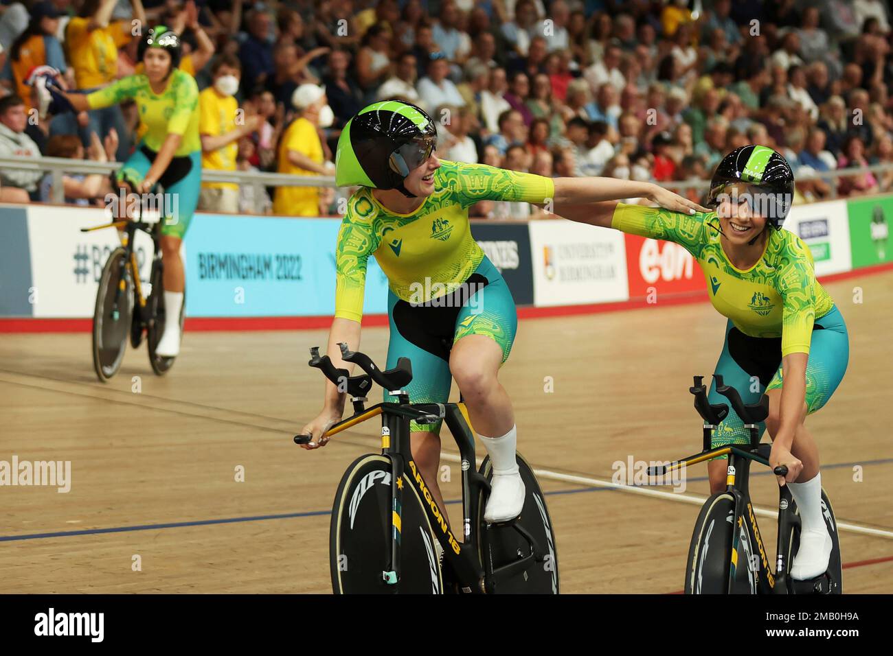 Australia's team celebrate as they won gold medals at the Women's 4000m