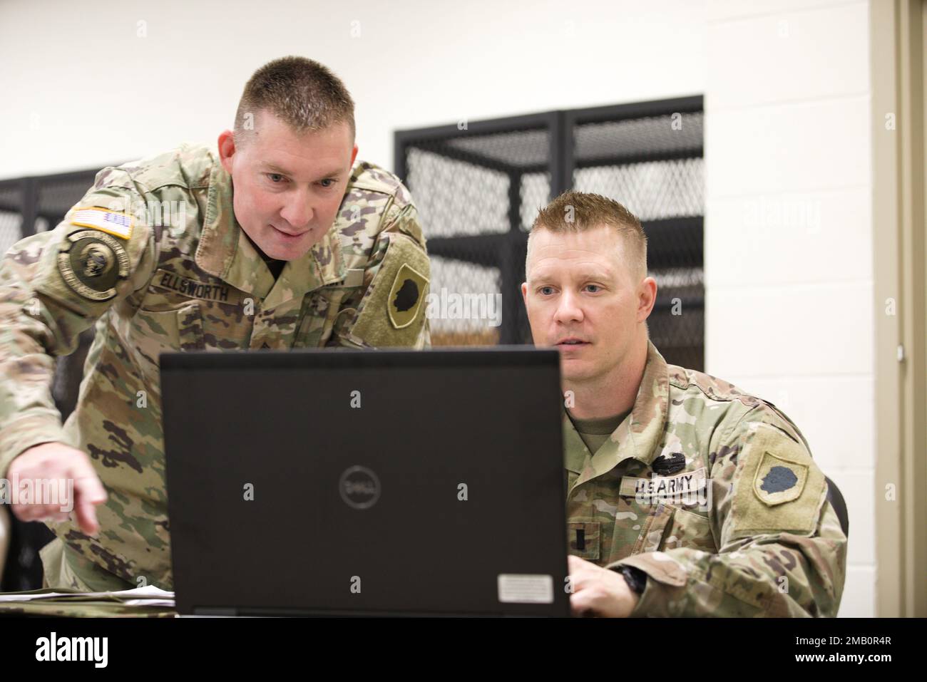 1st Lt. Christopher Muenter and Sgt. 1st Class Keith Ellsworth (right