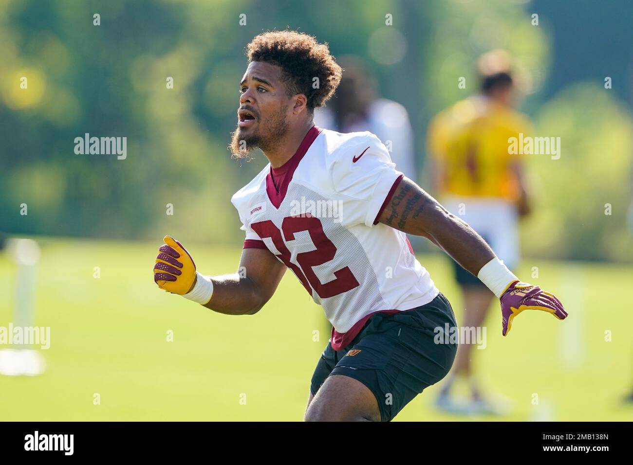 Washington Commanders running back Jaret Patterson runs a drill during  practice at the team's NFL football training facility, Monday, Aug. 15,  2022, in Ashburn, Va. (AP Photo/Alex Brandon Stock Photo - Alamy