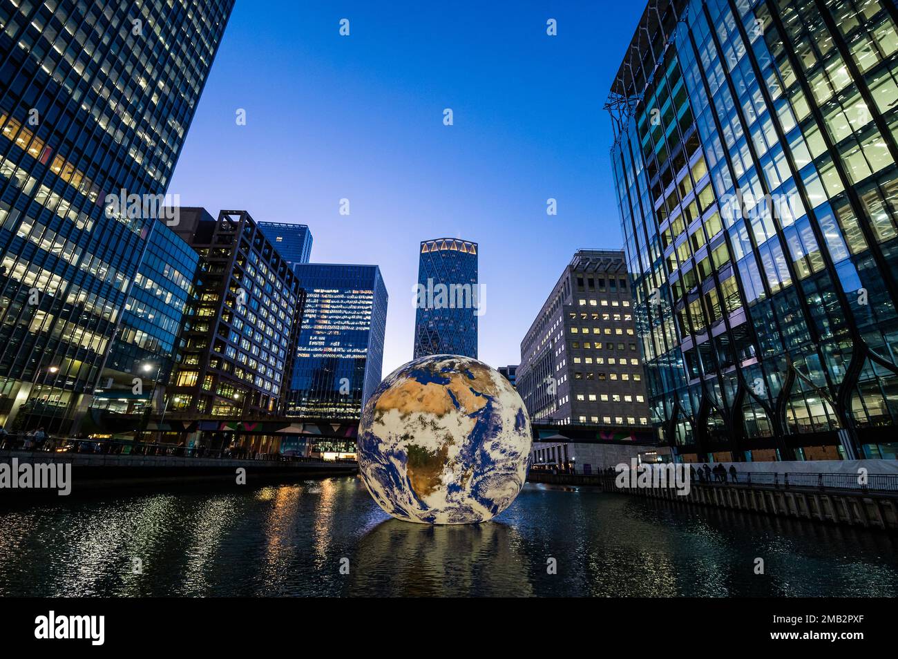London, UK. 19th Jan, 2023. Floating Earth by Luke Jerram Winter