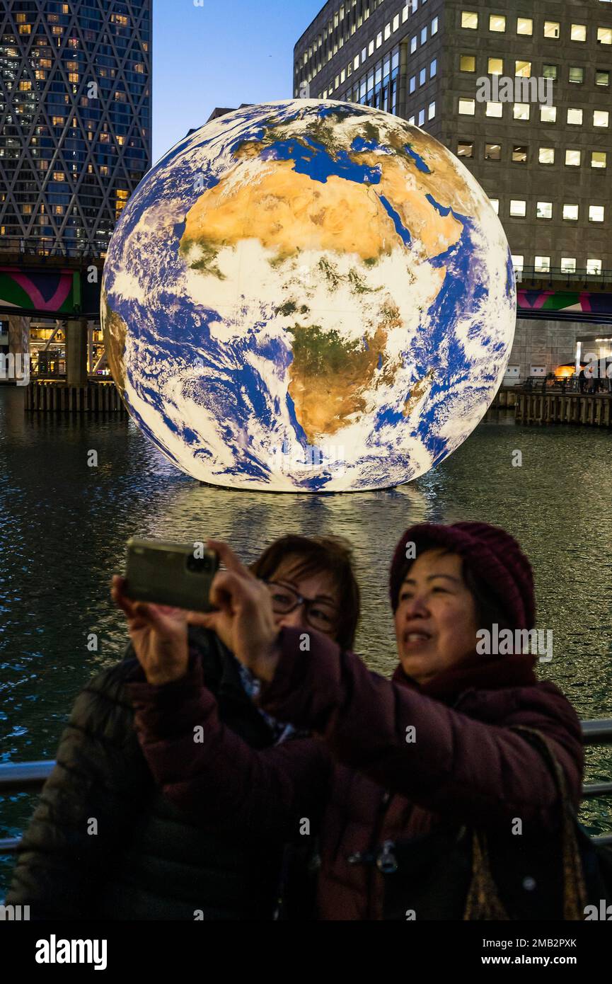 London, UK. 19th Jan, 2023. Floating Earth by Luke Jerram Winter