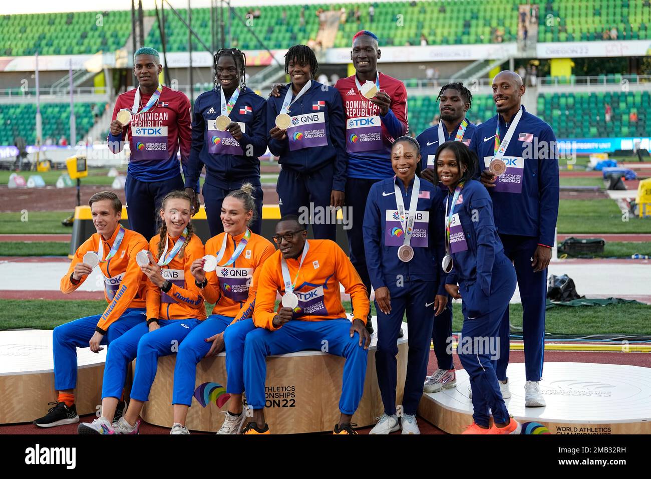 Team Netherlands Team Usa And Team Dominican Republic Pose With Their