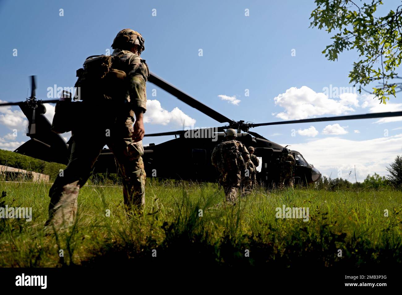 Soldiers With Company B, 1st Battalion, 128th Infantry Regiment, 32nd ...