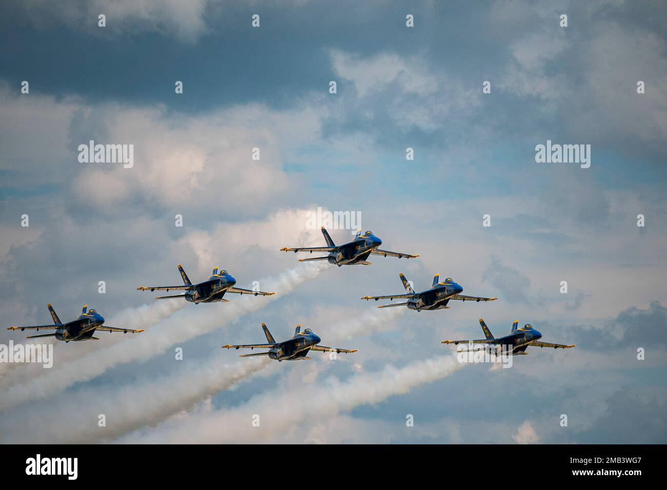 CHESTERFIELD, Mo. (June 11, 2022) The U.S. Navy flight demonstration