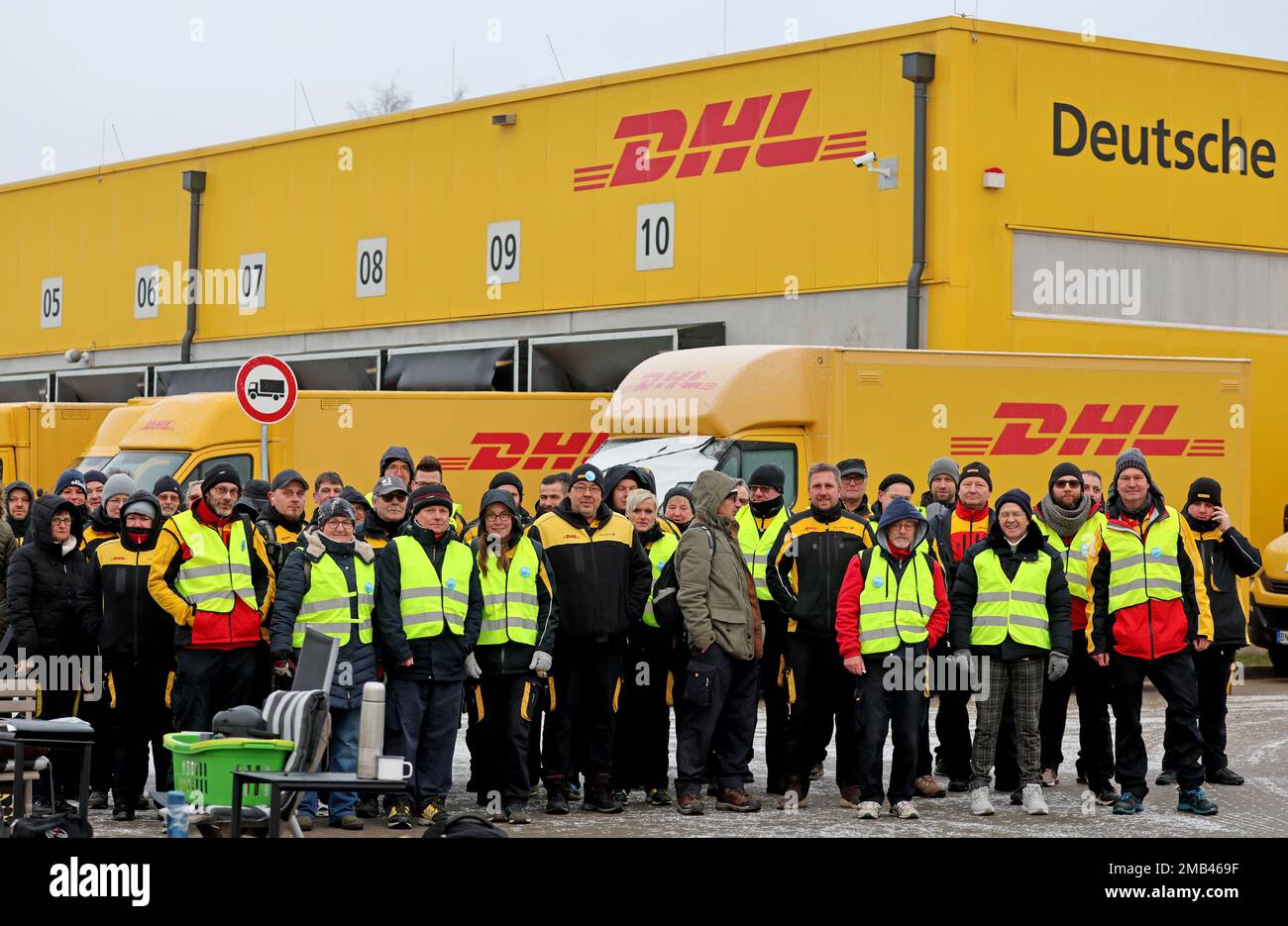 Rostock, Germany. 20th Jan, 2023. Employees gathered for a warning