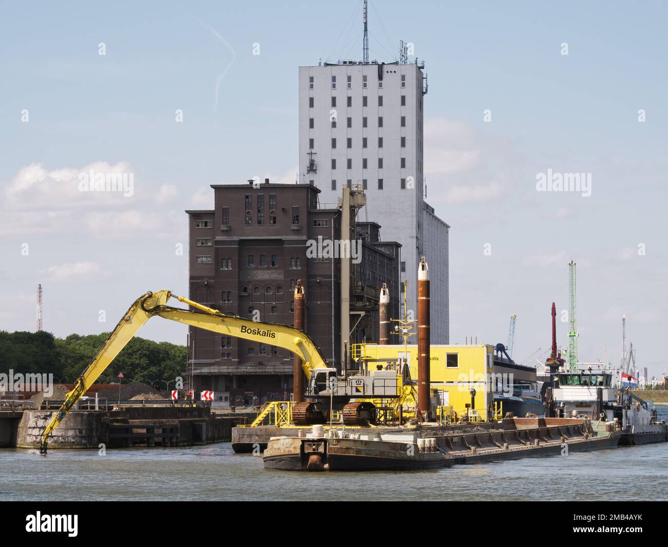 Dredging excavator hi-res stock photography and images - Alamy