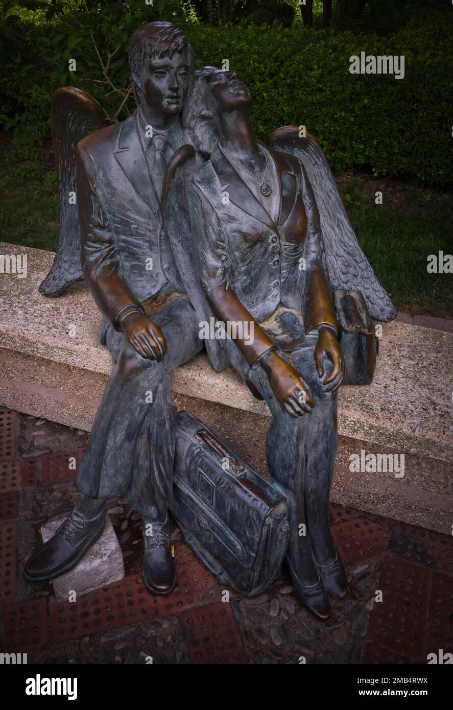 Angels in love, bronze statues, public municipal park, Villa Comunale
