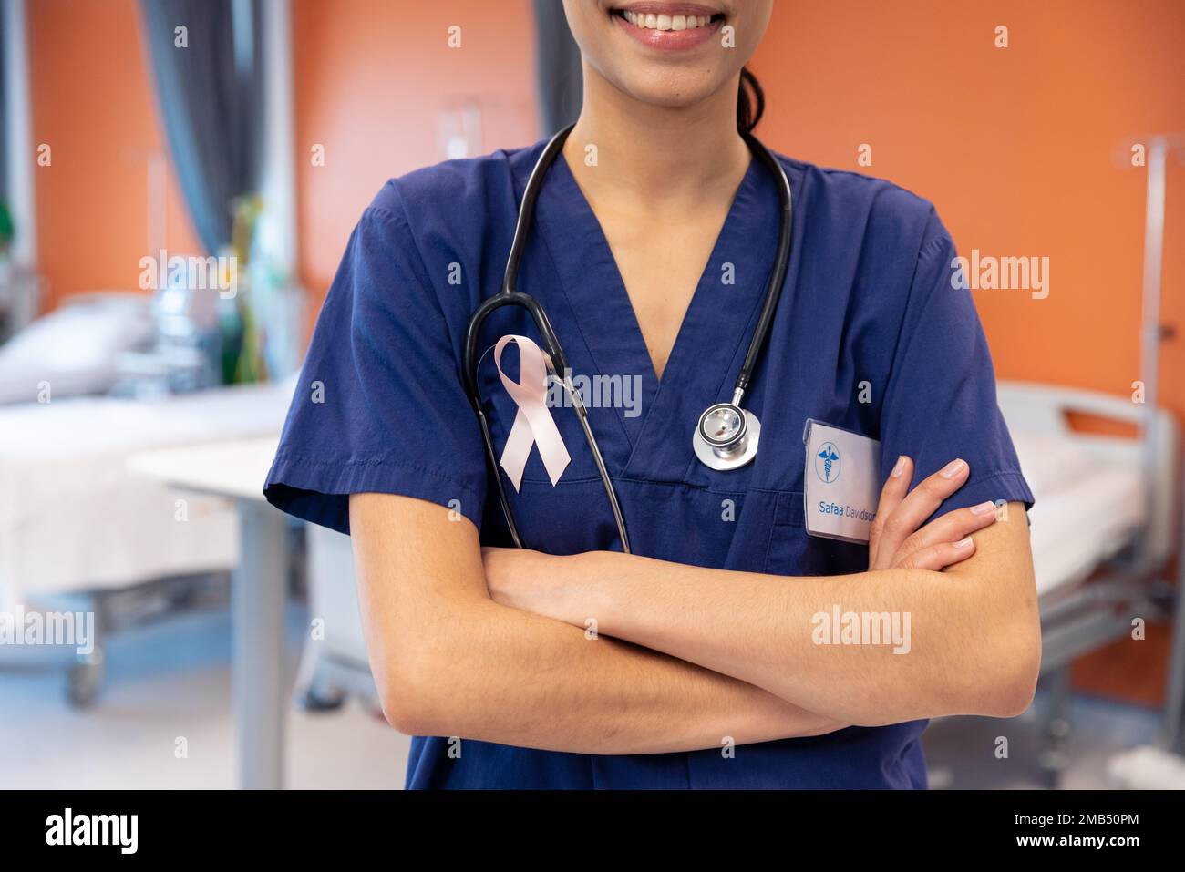 Doctor patient female hospital ward hi-res stock photography and images ...