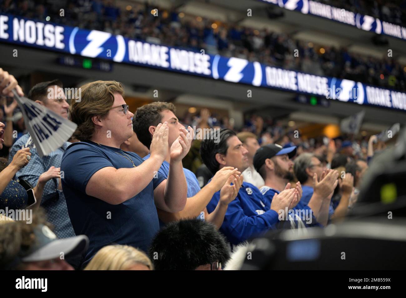 https://c8.alamy.com/comp/2MB559X/fans-applaud-in-the-stands-during-the-third-period-of-game-6-of-the-nhl-hockey-stanley-cup-finals-between-the-tampa-bay-lightning-and-the-colorado-avalanche-on-sunday-june-26-2022-in-tampa-fla-ap-photophelan-m-ebenhack-2MB559X.jpg