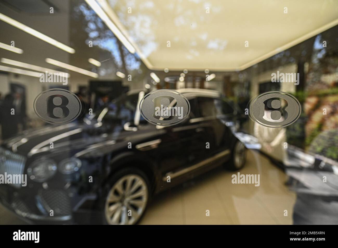 New Delhi, Delhi, India. 20th Jan, 2023. The logo of Bentley Motors Limited can be seen at a Bentley showroom in New Delhi. (Credit Image: © Kabir Jhangiani/ZUMA Press Wire) EDITORIAL USAGE ONLY! Not for Commercial USAGE! Credit: ZUMA Press, Inc./Alamy Live News Stock Photo