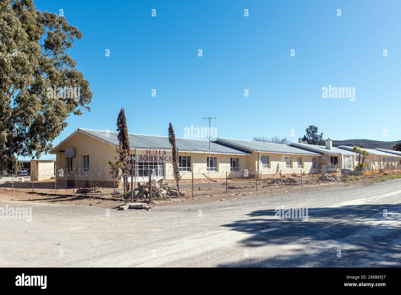 SUTHERLAND, SOUTH AFRICA SEP 3, 2022 A street scene, with Huis