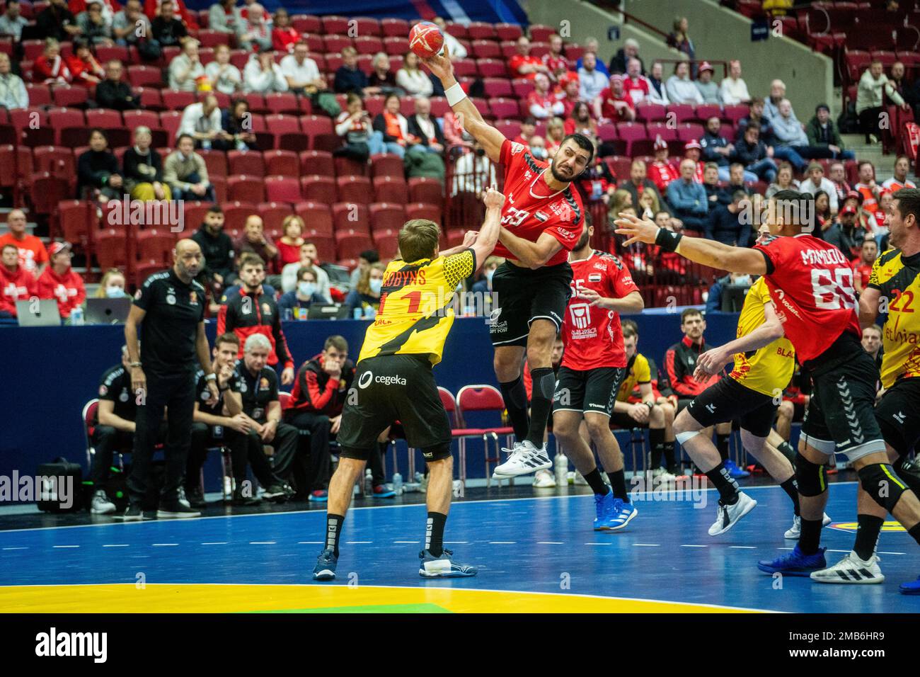 Malmo, Sweden. 19th Jan, 2023. Yehia Elderaa (39) of Egypt and Tom