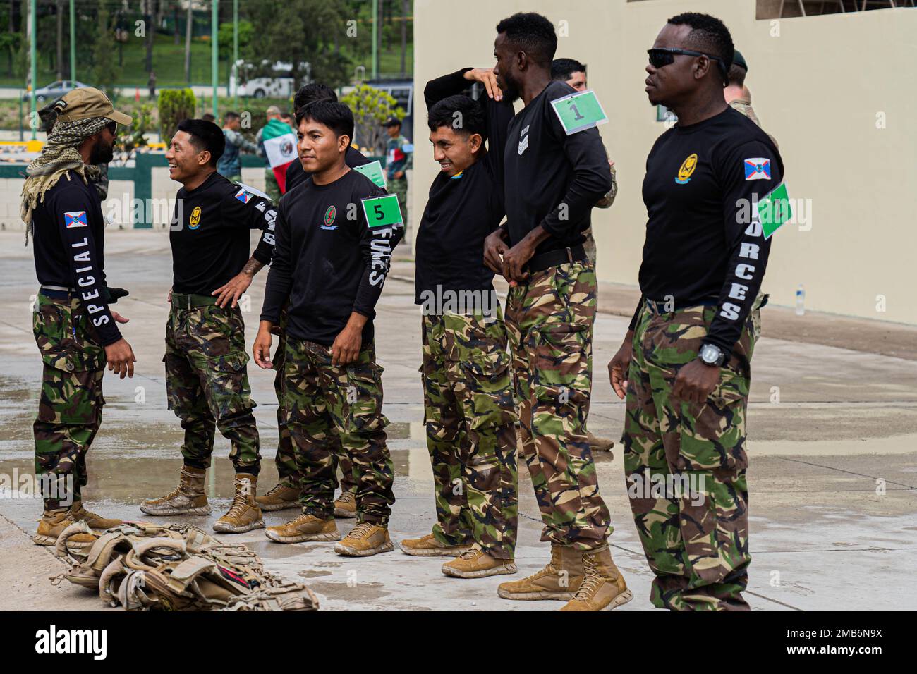 Fuerzas comando 17 hi-res stock photography and images - Alamy