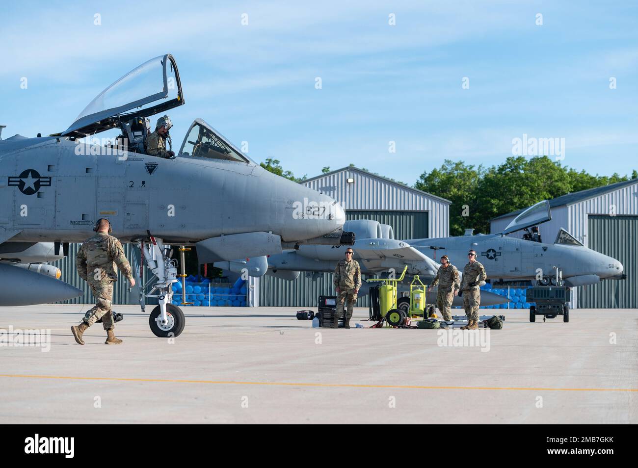 Crew chiefs with the 124th Fighter Wing, Gowen Field, Boise, Idaho ...