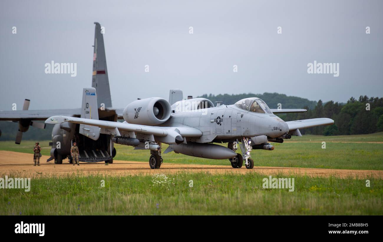 An A-10 Thunderbolt II, from the 124th Fighter Wing, Boise, Idaho ...