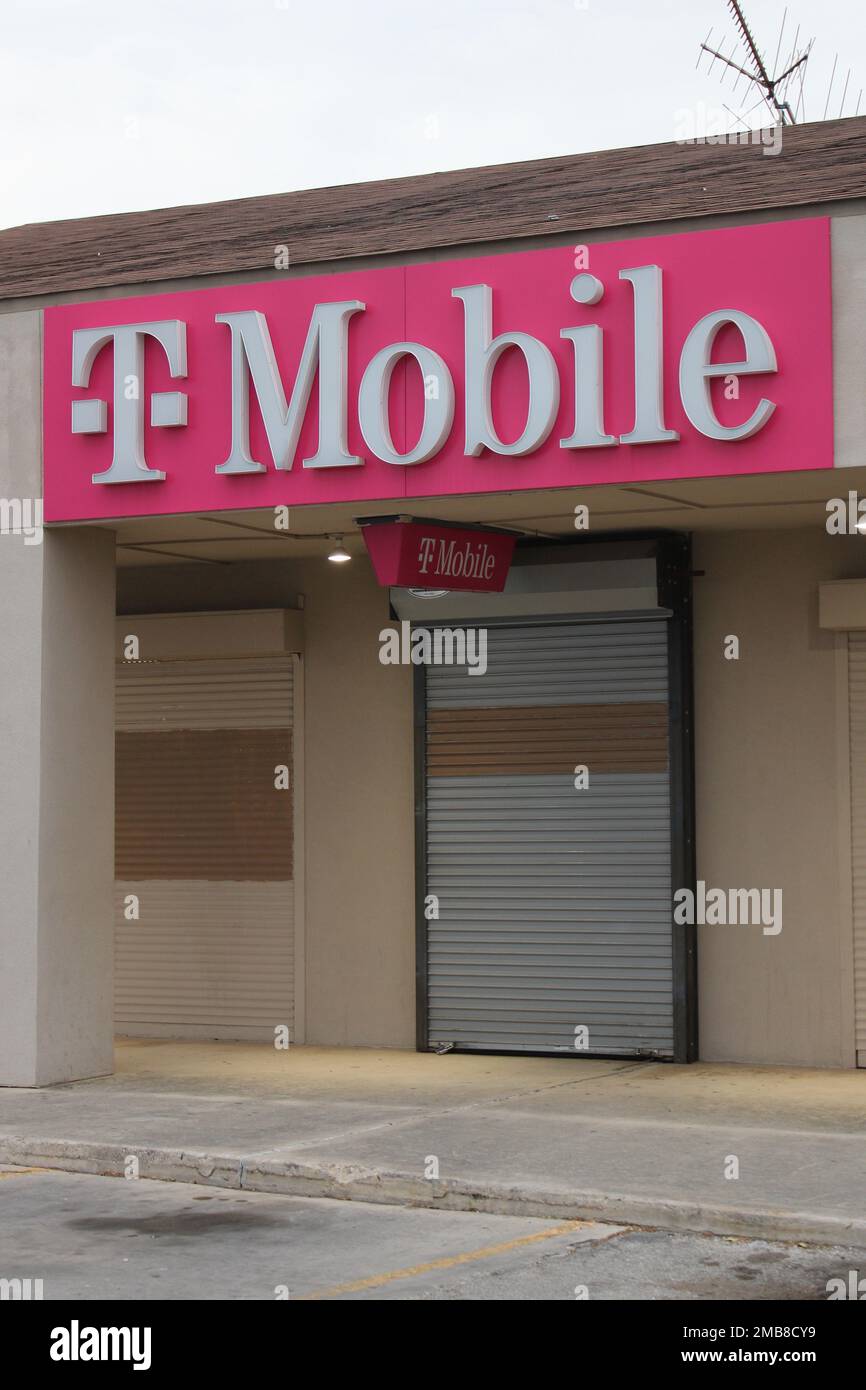 San Antonio, USA. 20th Jan, 2023. Exterior view of a TMobile store in