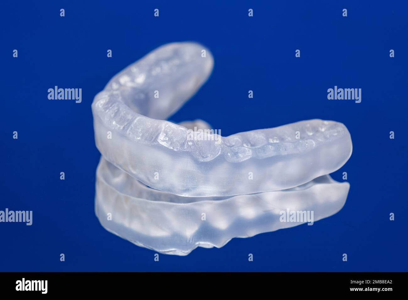 Dental mouthguard, splint for the treatment of dysfunction of the temporomandibular joints