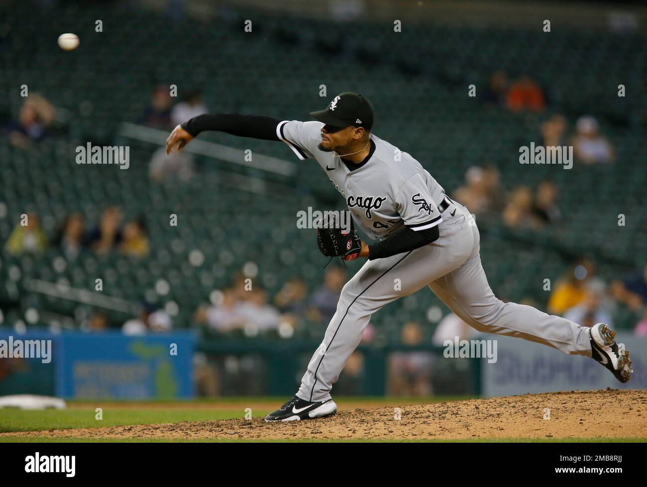 Chicago White Sox third baseman Yoan Moncada throws to first during a  baseball game against the Texas Rangers, Thursday, Aug. 4, 2022, in  Arlington, Texas. (AP Photo/Tony Gutierrez Stock Photo - Alamy