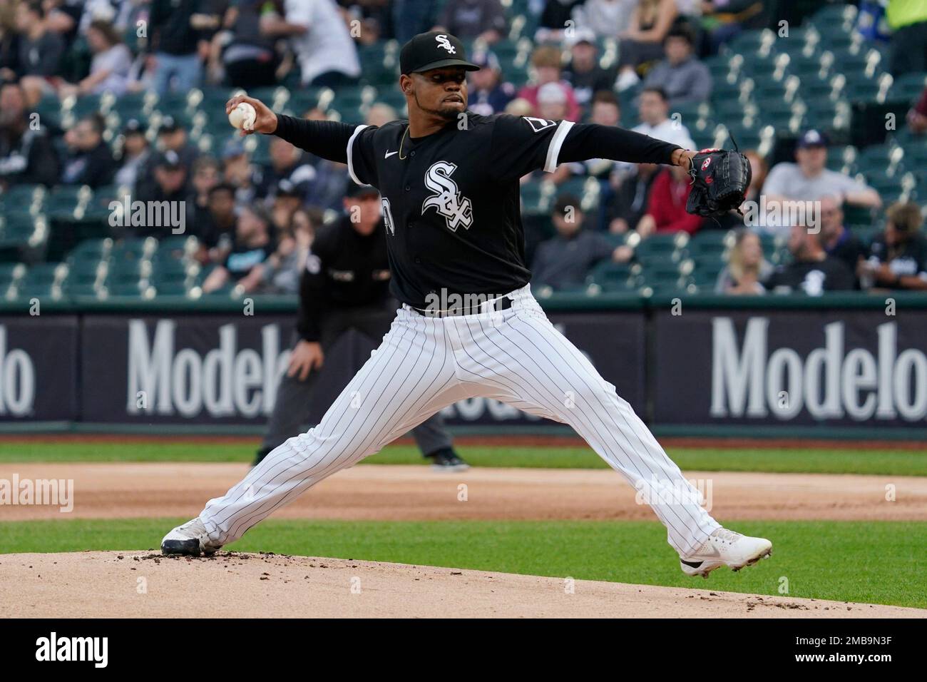 Chicago White Sox starting pitcher Reynaldo Lopez throws against the