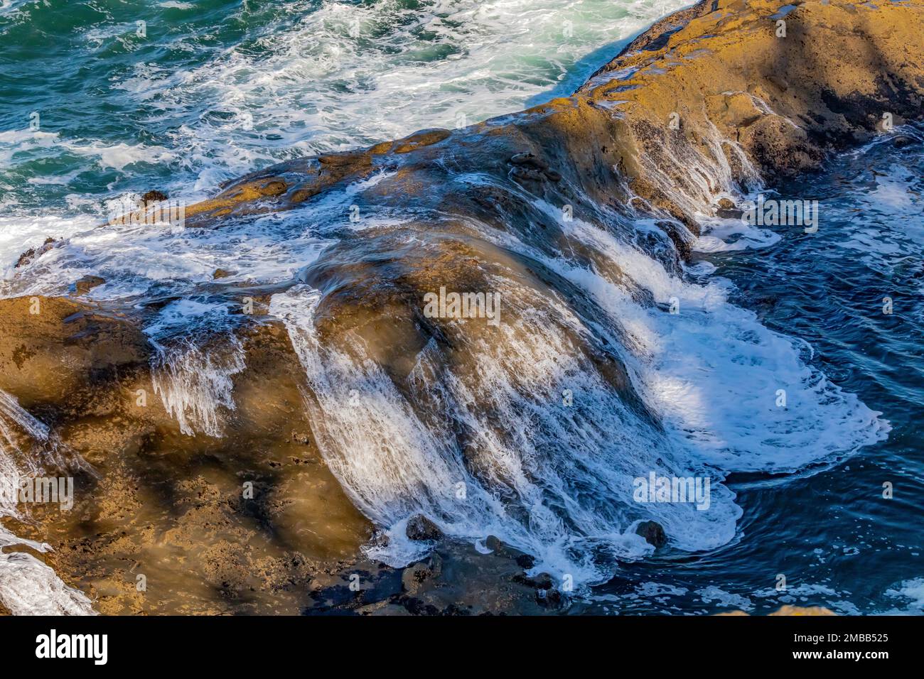 Powerful waves crashing at Shore Acres State Park on the Oregon Coast, USA Stock Photo