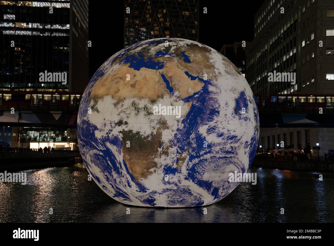 Winter Lights Festival 2023 at Canary Wharf Stock Photo Alamy