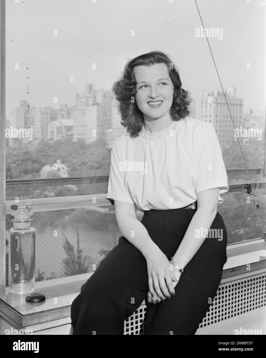 Portrait of Jo Stafford, New York, N.Y.(?), ca. July 1946. Stock Photo