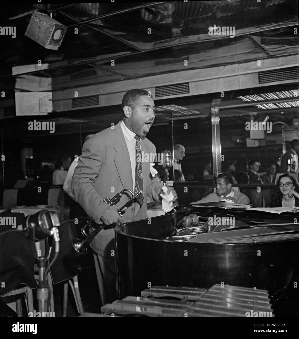 Dizzy gillespie trumpet Black and White Stock Photos & Images Alamy
