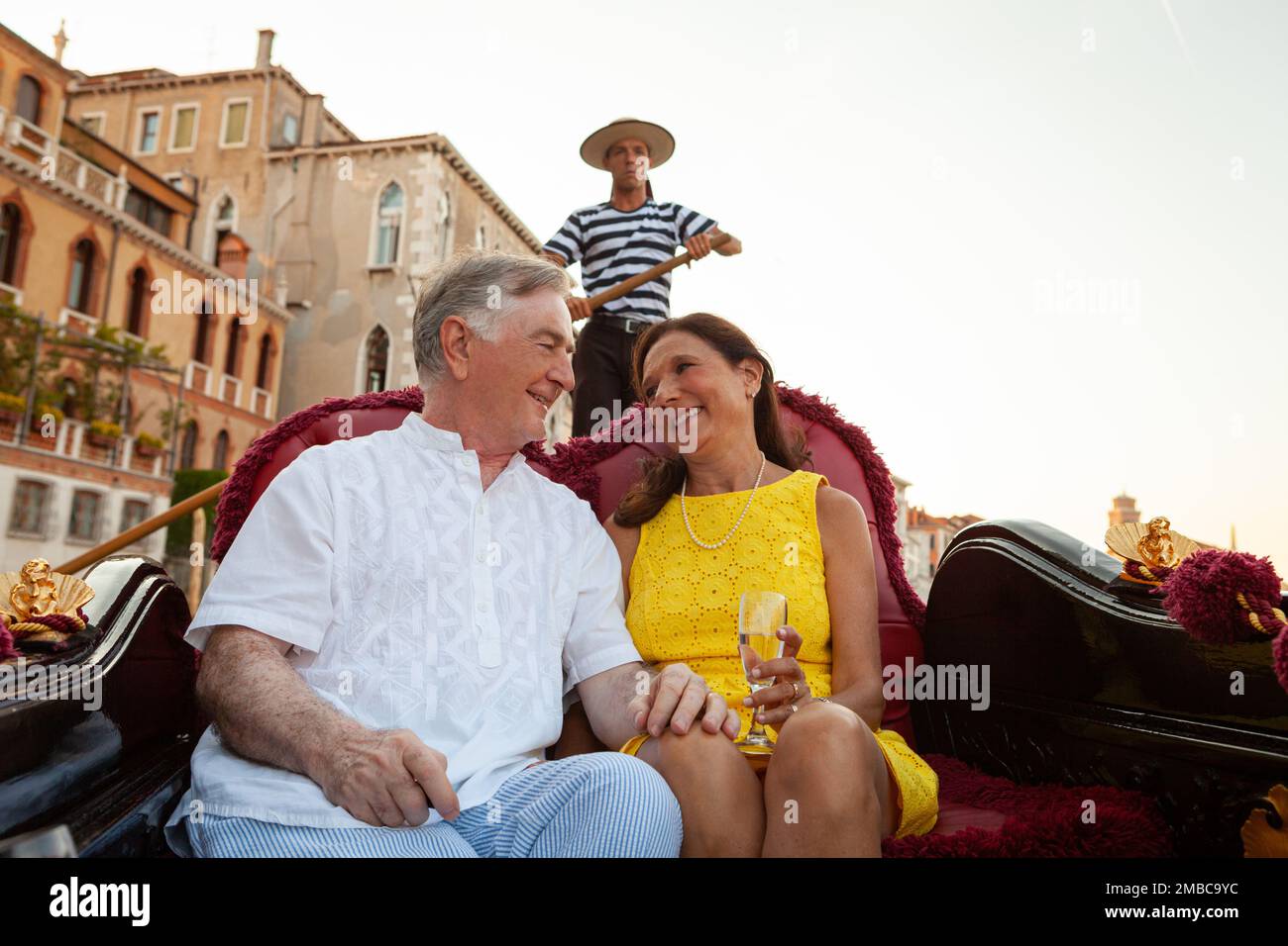 Gondola, Mature Romantic Couple, Venice, Italy Stock Photo Alamy