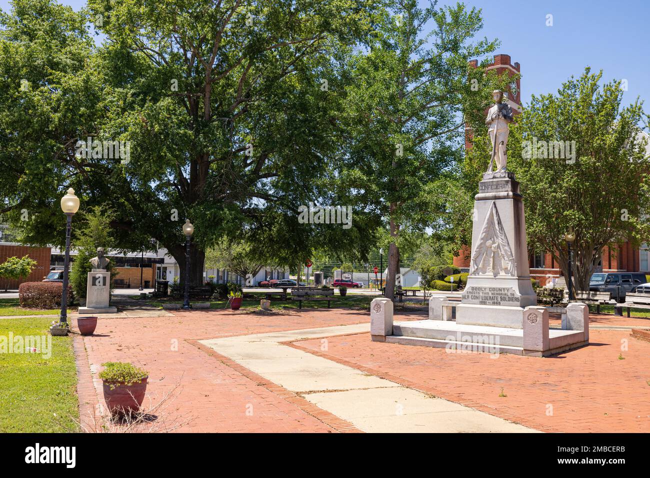 Vienna, USA April 19, 2022 The Confederate Monument at the