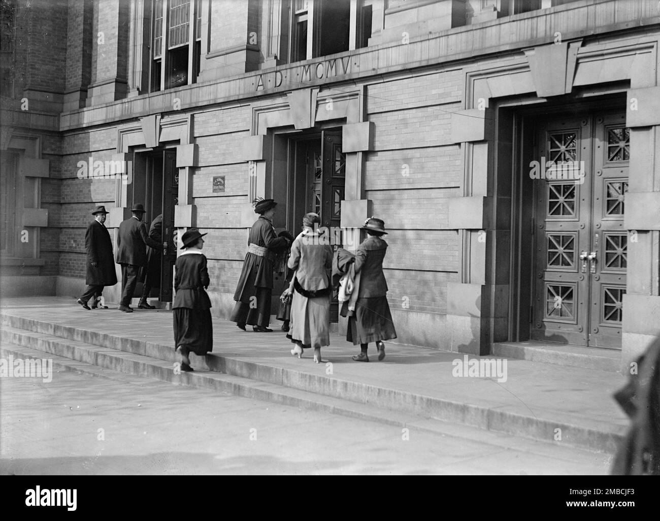 Woman Suffrage Pickets, 1917 Stock Photo Alamy