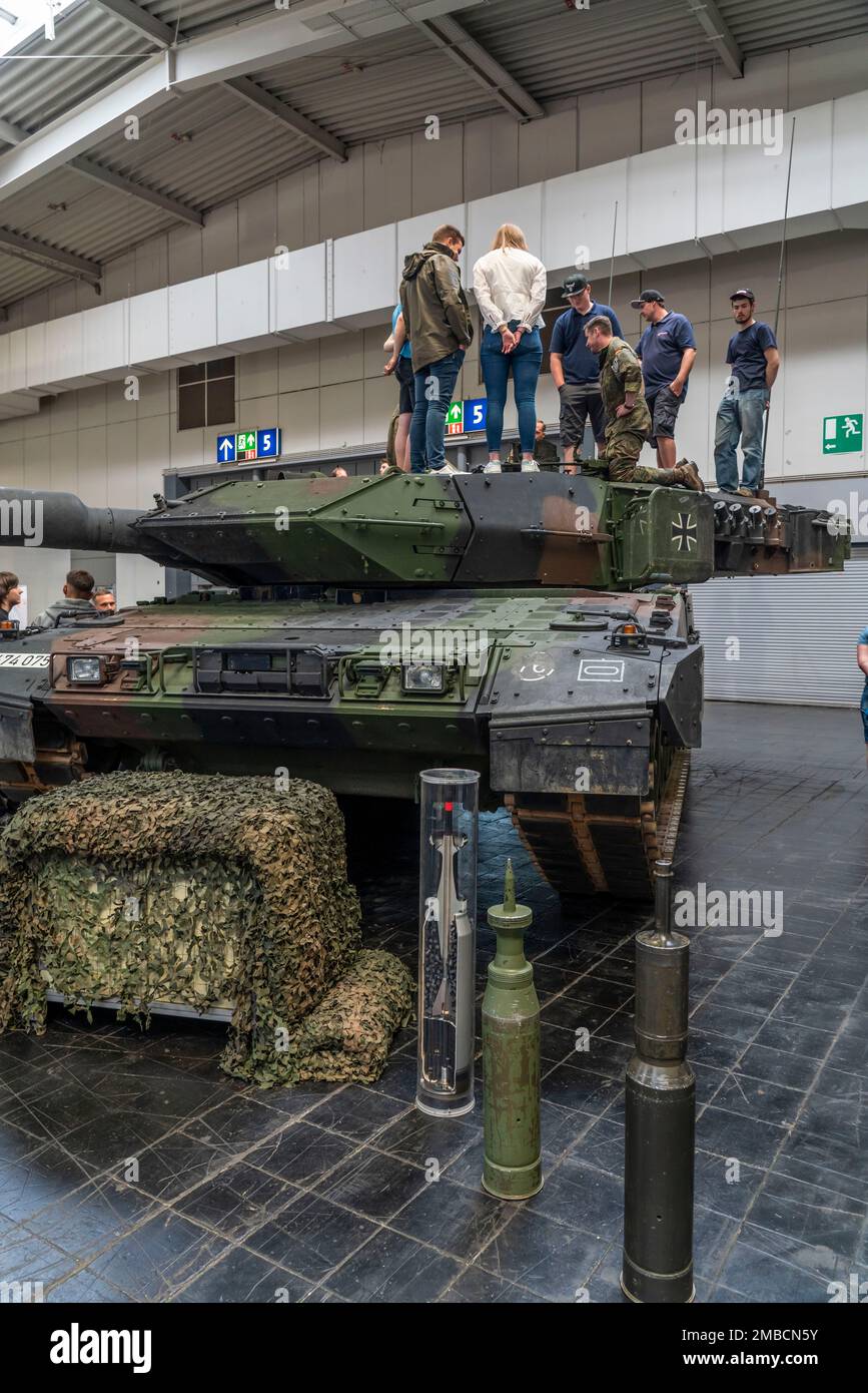 Leopard 2A7V main battle tank, Bundeswehr information stand Leopard 2A7V main battle tank, Bundeswehr information stand