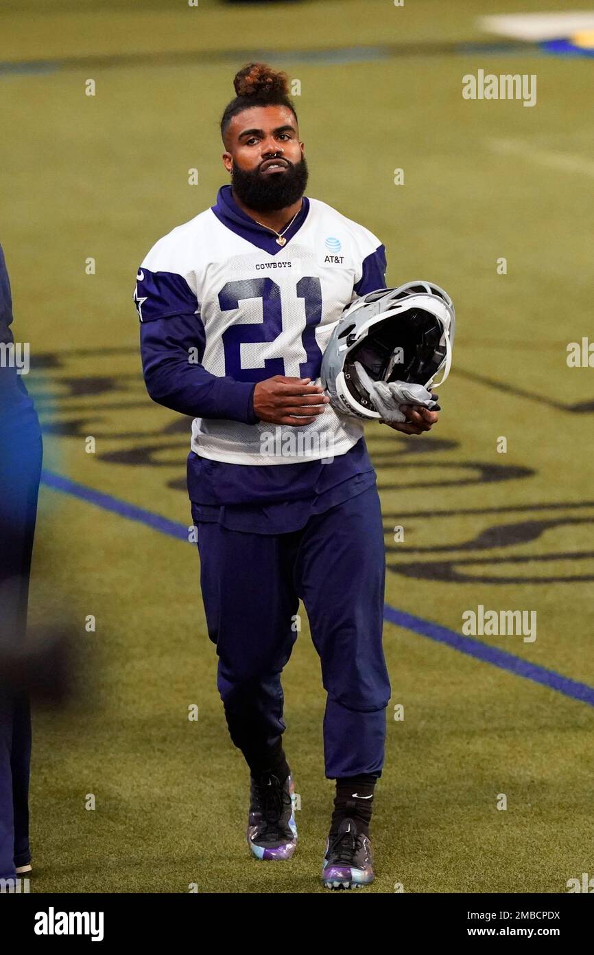 Dallas Cowboys running back Ezekiel Elliott (21) during an NFL football
