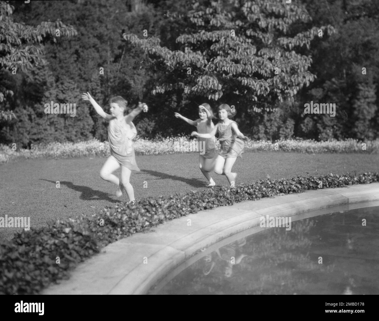 Elizabeth Duncan dancers and children, between 1916 and 1941 Stock ...