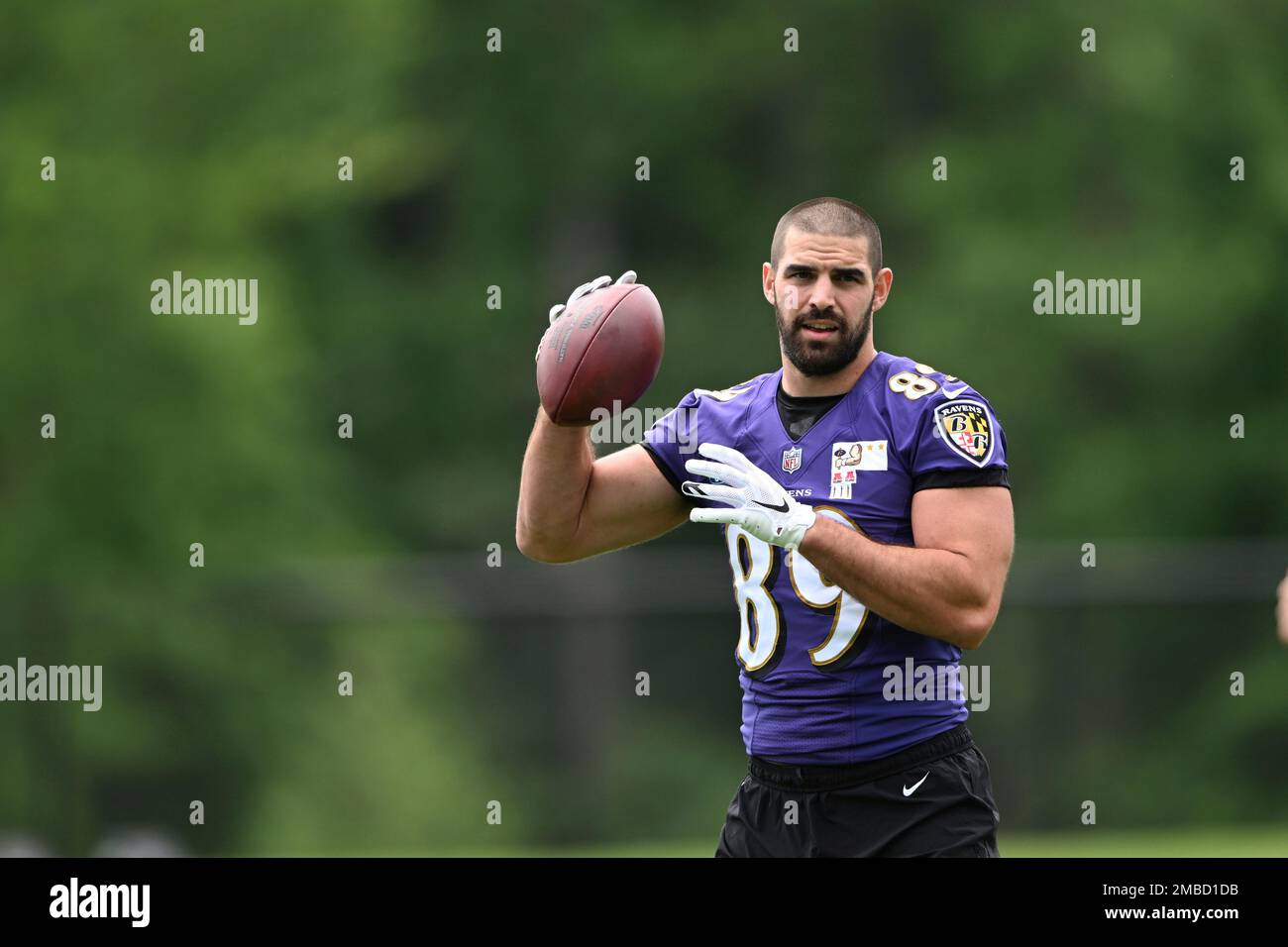 Baltimore Ravens tight end Mark Andrews answers questions from reporters  after an NFL football team practice, Tuesday, June 14, 2022, in Owings  Mills, Md. (AP Photo/Gail Burton Stock Photo - Alamy